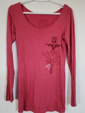 Women’s Long Sleeve Scoop Neck Tee in Rose with Ornate Cross Detail
